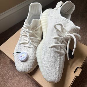 NEW IN BOX Adidas Yeezy 350 V2 in Bone